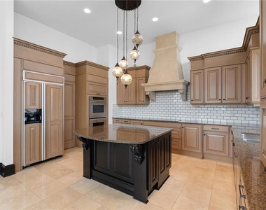 2828 Peachtree Road Nw - Photo Thumbnail 15