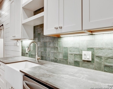 131 Adams St, Unit #2 - Photo Thumbnail 5