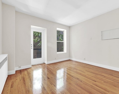 East 25th Street, Unit 3b - Photo Thumbnail 1