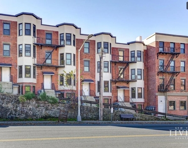 52 Yonkers Avenue - Photo Thumbnail 9