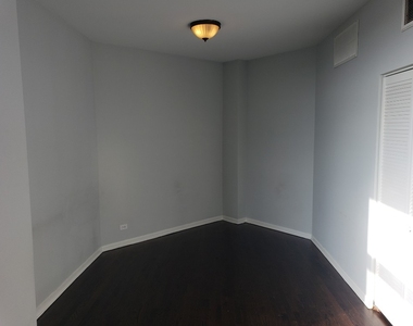 2451 W Howard St - Photo Thumbnail 6