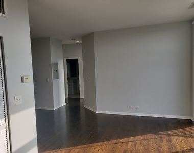 2451 W Howard St - Photo Thumbnail 9