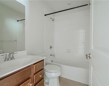 1125 Westminster - Photo Thumbnail 25