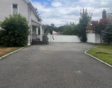 349 Bellmore Road - Photo Thumbnail 10