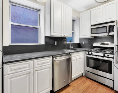 226 East 25th Street - Photo Thumbnail 5