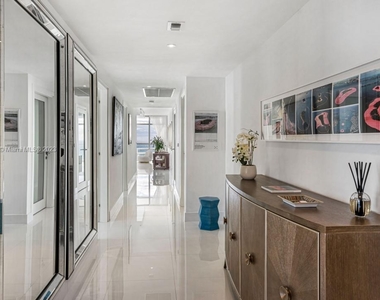 3737 Collins Ave - Photo Thumbnail 8