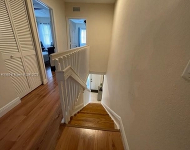 2641 Sw 83rd Ave - Photo Thumbnail 7