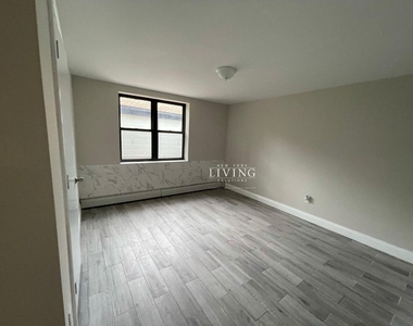 69-17 Burchell Avenue - Photo Thumbnail 6