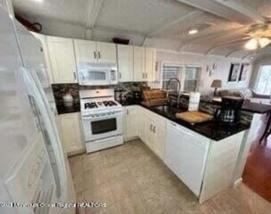 119 Lake Terrace - Photo Thumbnail 5