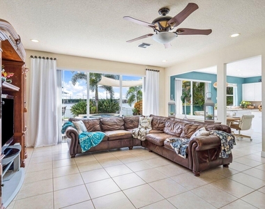 10290 Nw 60th Place - Photo Thumbnail 14