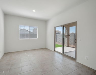 11215 W Bloch Road - Photo Thumbnail 5