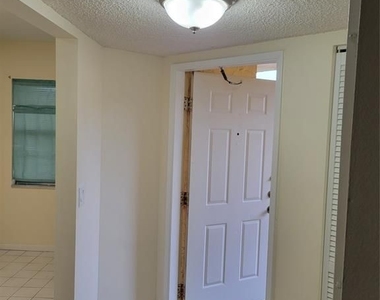 6575 W Oakland Park Blvd - Photo Thumbnail 6