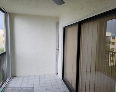 6575 W Oakland Park Blvd - Photo Thumbnail 33