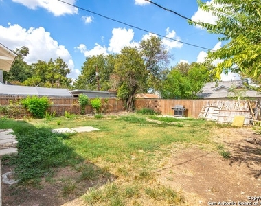 1415 W Lynwood Ave - Photo Thumbnail 22