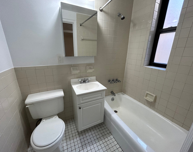 Amsterdam Ave & 102nd St - Photo Thumbnail 5