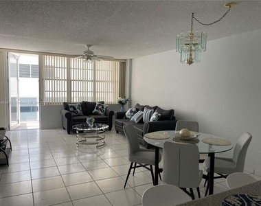 3725 S Ocean Dr - Photo Thumbnail 18