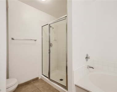 4404 W Lake Mead Boulevard - Photo Thumbnail 9