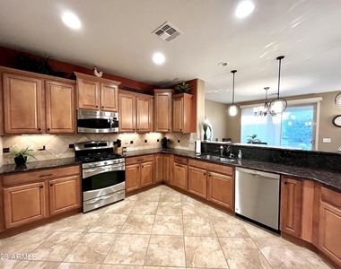 6431 W Sandpiper Way - Photo Thumbnail 0