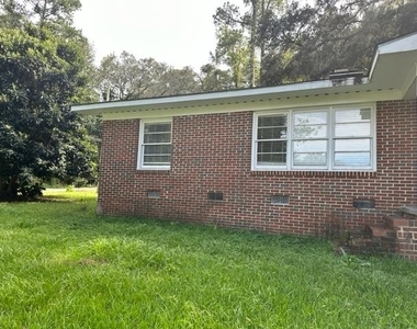 1301 Elwell Drive - Photo Thumbnail 17