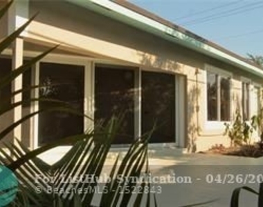 712 Ne 23rd Ave - Photo Thumbnail 2