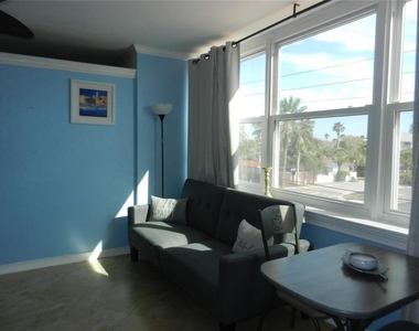 16400 Gulf Boulevard - Photo Thumbnail 8