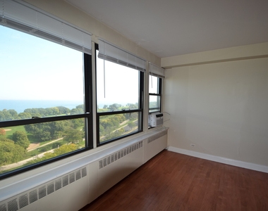 4180 N Marine Drive - Photo Thumbnail 1