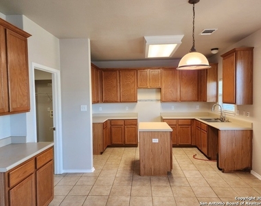 12111 Lantana Cove - Photo Thumbnail 11