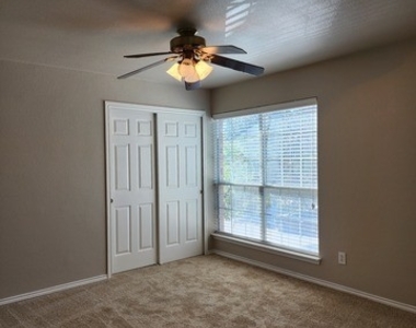 12111 Lantana Cove - Photo Thumbnail 3