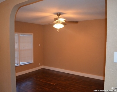 7401 Sage Oak St - Photo Thumbnail 4