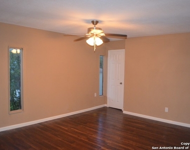 7401 Sage Oak St - Photo Thumbnail 6