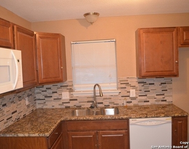 7401 Sage Oak St - Photo Thumbnail 2