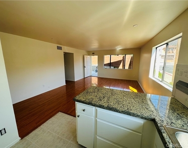 9961 Marcus Avenue - Photo Thumbnail 14