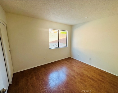 9961 Marcus Avenue - Photo Thumbnail 13