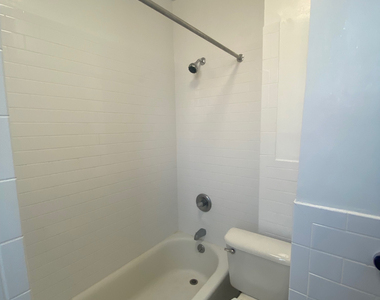 West 72nd Street off Central Park West - Photo Thumbnail 10