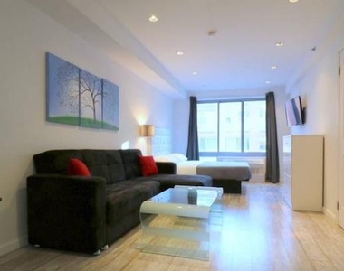 521 West 48th Street - Photo Thumbnail 3