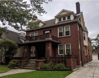 114 Ashland Avenue - Photo Thumbnail 0