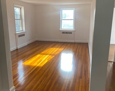 455 W State St - Photo Thumbnail 11