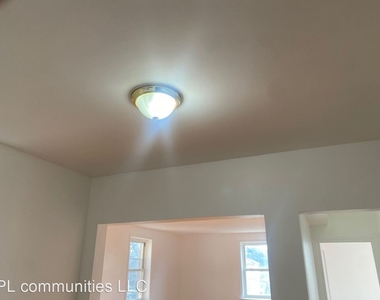 455 W State St - Photo Thumbnail 9