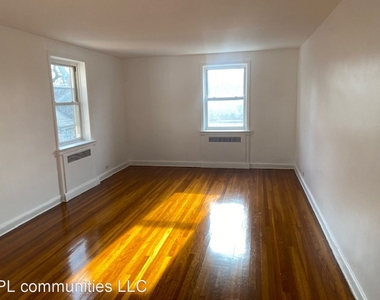 455 W State St - Photo Thumbnail 8
