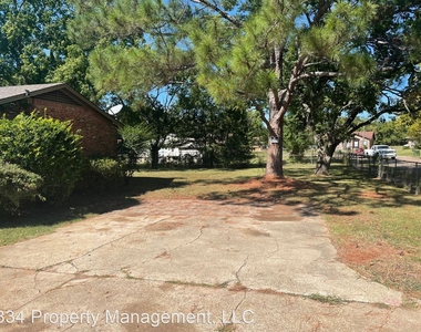 3137 Fredericksburg Drive - Photo Thumbnail 2