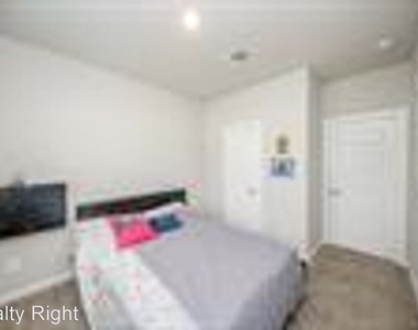 7627 Rainham Valley Lane - Photo Thumbnail 14