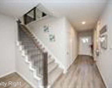 7627 Rainham Valley Lane - Photo Thumbnail 11