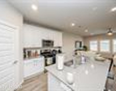 7627 Rainham Valley Lane - Photo Thumbnail 26