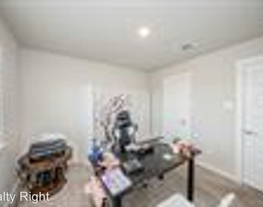 7627 Rainham Valley Lane - Photo Thumbnail 19