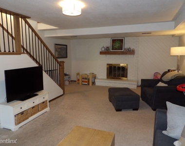 1415 Oak Hills Dr - Photo Thumbnail 41