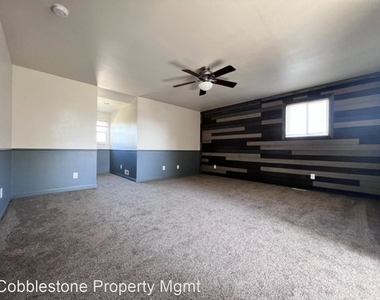 3134 N Blue Springs Ave - Photo Thumbnail 25