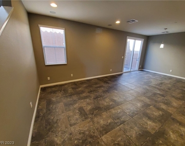 2380 Valissa Street - Photo Thumbnail 6