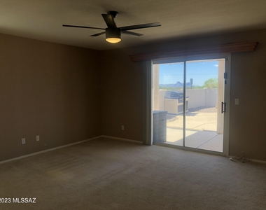 2092 W Hidden Pointe Court - Photo Thumbnail 16