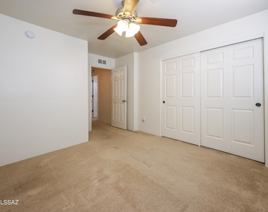 1636 W Osasuna Drive - Photo Thumbnail 30