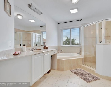 1703 Coastal Bay Blvd - Photo Thumbnail 45